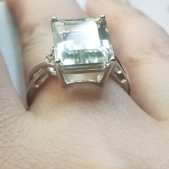 Sterling silver 3.52ctw. Green Amethyst & white Topaz ring.*Sells for $100. - Picture 5 of 8